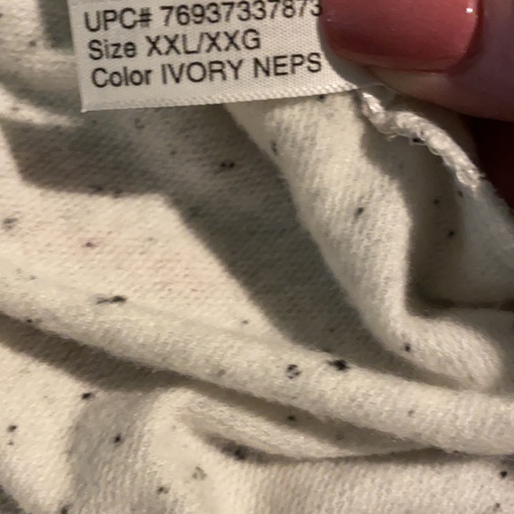 Long sleeves tee w/thread v neck simulation nwot - Picture 3 of 6